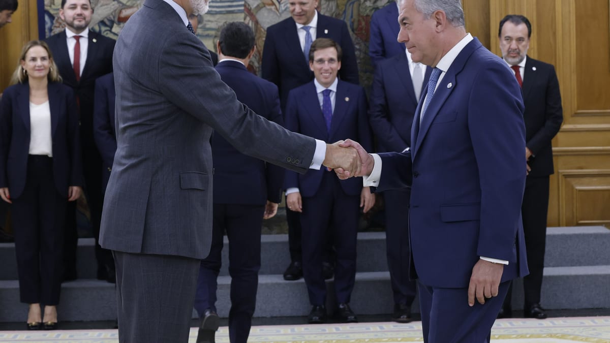 El Rey recibe a alcaldes y representantes del II Encuentro Iberoamericano en Sevilla