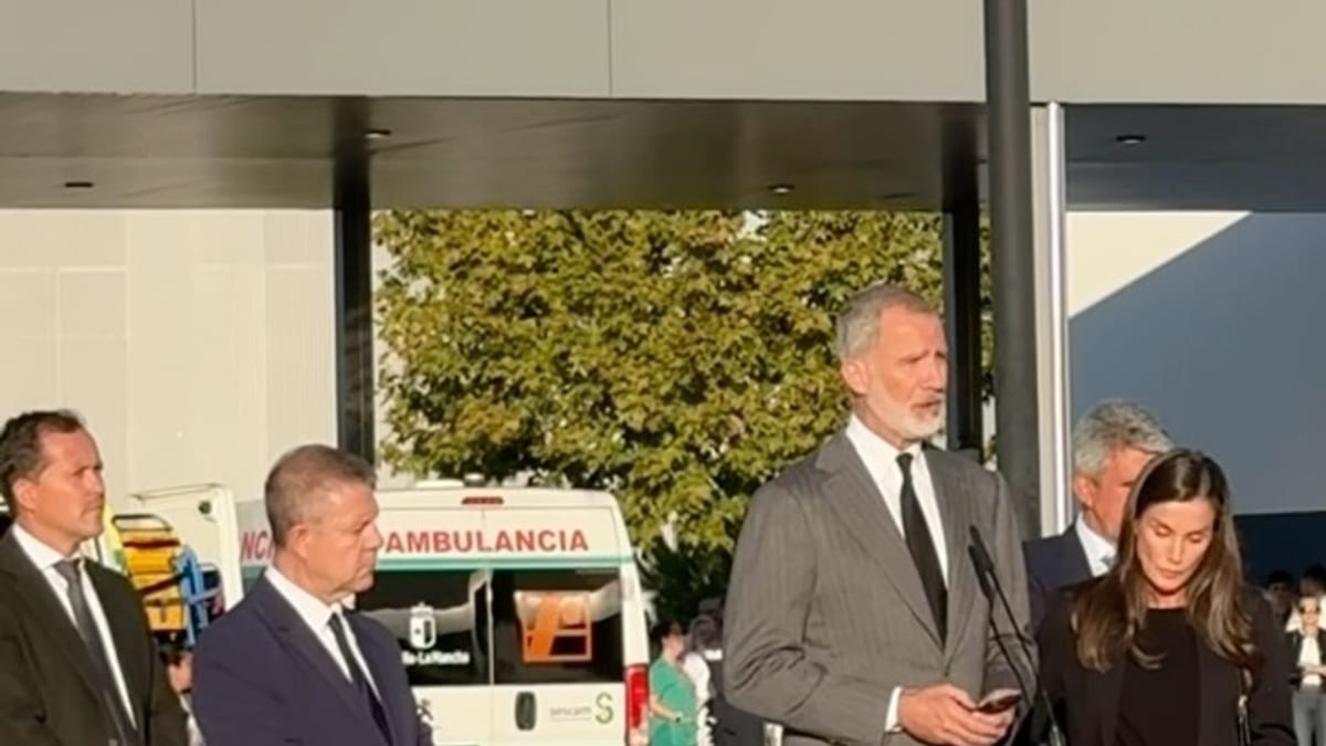Visita de los Reyes de España a los heridos del accidente ferroviario de Urda en el hospital
