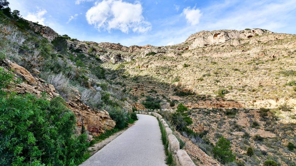 Recorrido cicloturista de la Ruta 99 entre Benillup y Tollos de 79,2 kilómetros promovido por la Generalitat Valenciana