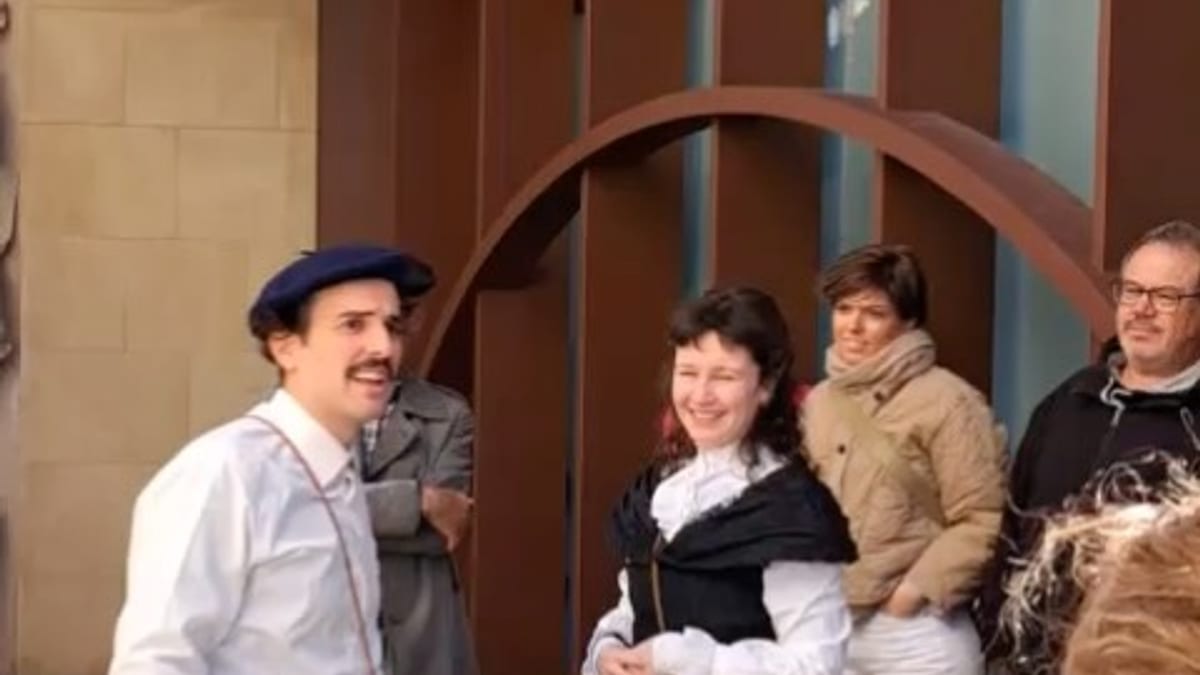 Cartel promocional de la ruta 'Abriendo caminos, mujer y trabajo' del Ayuntamiento de Logroño con Doña Jacinta