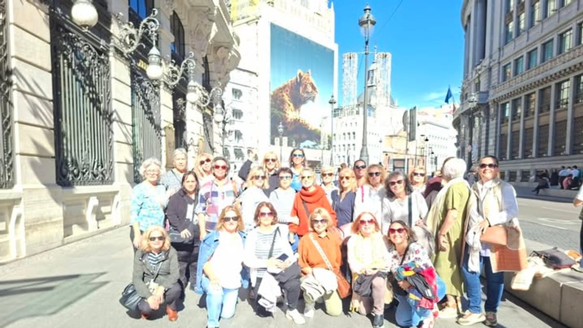 Ruta feminista organizada por la Concejalía de Feminismo de Fuenlabrada en Madrid para recuperar la memoria de Emilia Pardo Bazán
