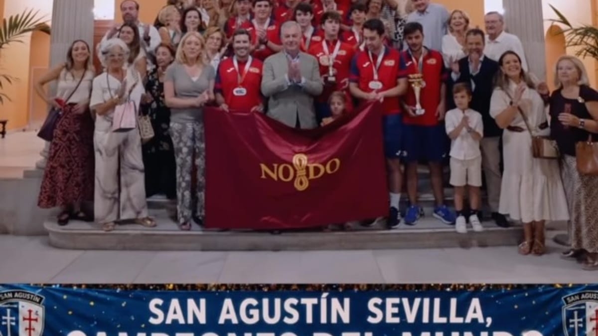 Equipo del Centro Social Agustinos de Sevilla, campeones internacionales en los Juegos FISEC-FICEP de Budapest