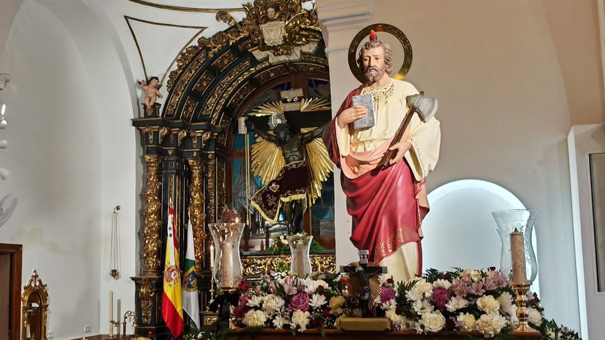 Procesión de San Judas Tadeo en las calles de Valdemoro organizada por la Cofradía del Stmo. Cristo de la Salud