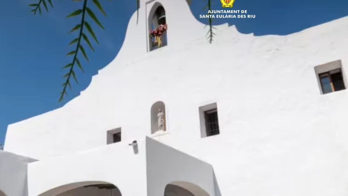 Cartel de celebración de Sant Rafel de sa Creu con el logo del Ayuntamiento de Santa Eulalia del Río