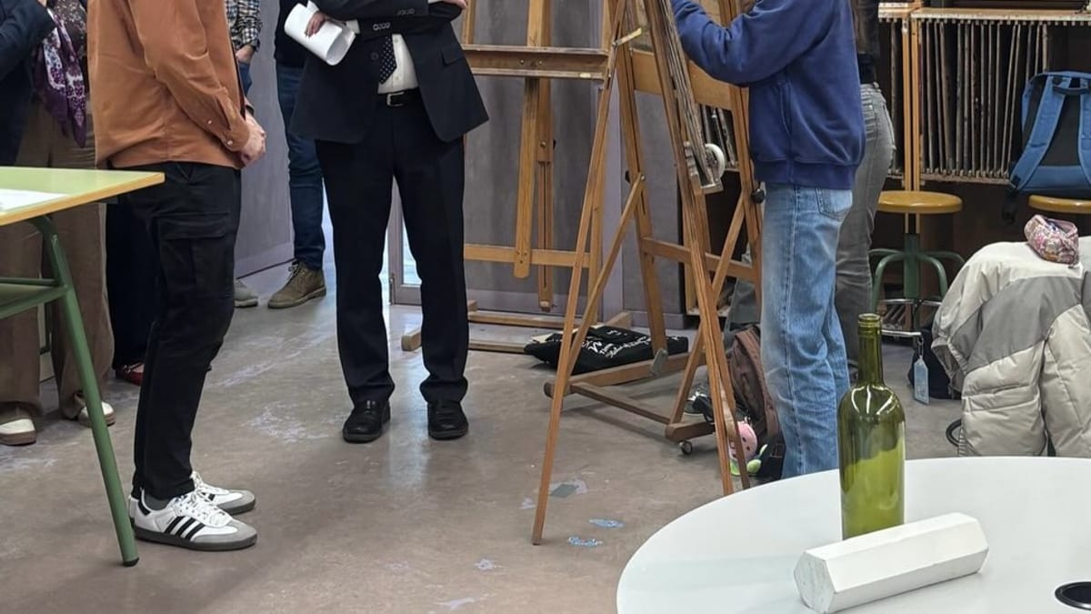 El secretario de Estado de Educación Abelardo de la Rosa durante su visita a centros educativos en Guadalajara