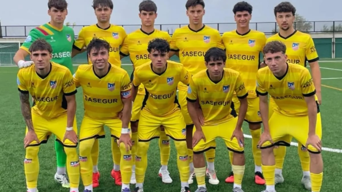 Jugadores del Senior B de Navalcarnero en el partido ante el C.D. Ciempozuelos
