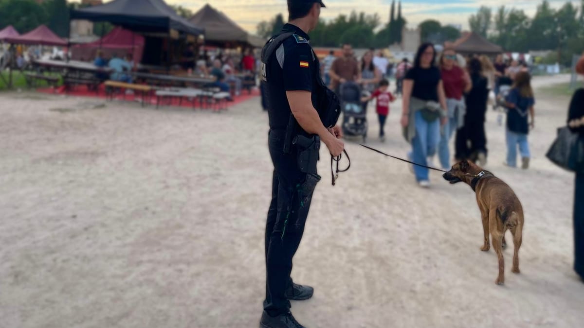 Actuación de la Policía Local durante el Mercado Cervantino 2026 en Alcalá de Henares con dispositivo de seguridad