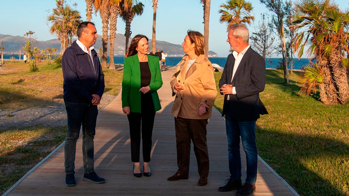Representantes de la Junta de Andalucía y Endesa durante la firma del convenio para la subestación eléctrica del Parque de Innovación de Motril