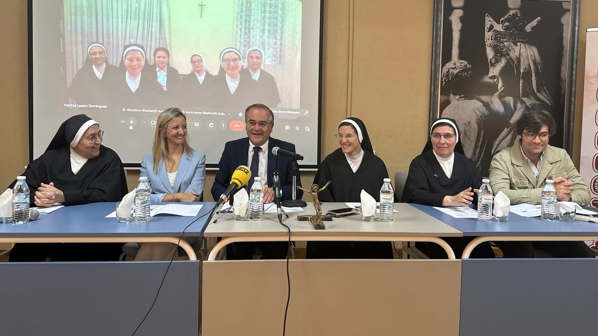 Conferencia de prensa sobre el proyecto de colaboración entre Talavera de la Reina y Bogotá en monasterio y colegio de Madres Agustinas