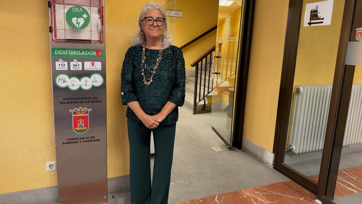 Desfibrilador automático externo (DEA) instalado por el Ayuntamiento de Talavera de la Reina. Números de emergencia 112 y 061.