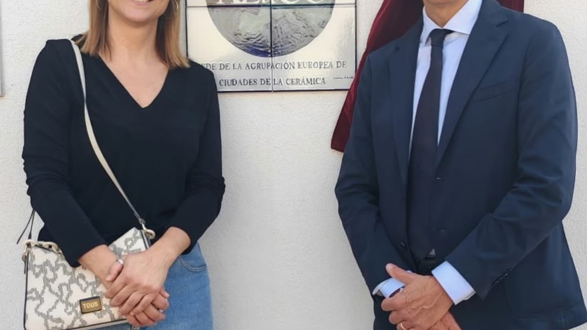 Gelen Delgado, concejal de Artesanía de Talavera de la Reina, en el encuentro de ciudades cerámicas de la AEuCC