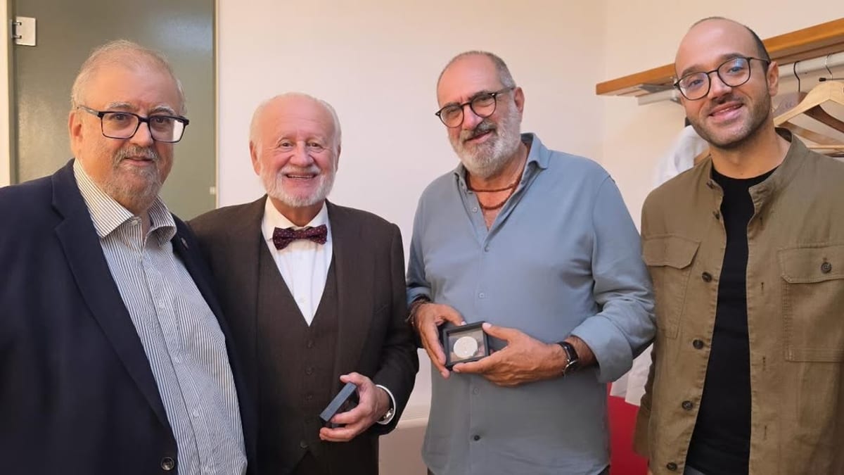Juan Echanove y Joaquín Climent en el escenario del Teatro Circo de Albacete durante la función de 'Esencia'