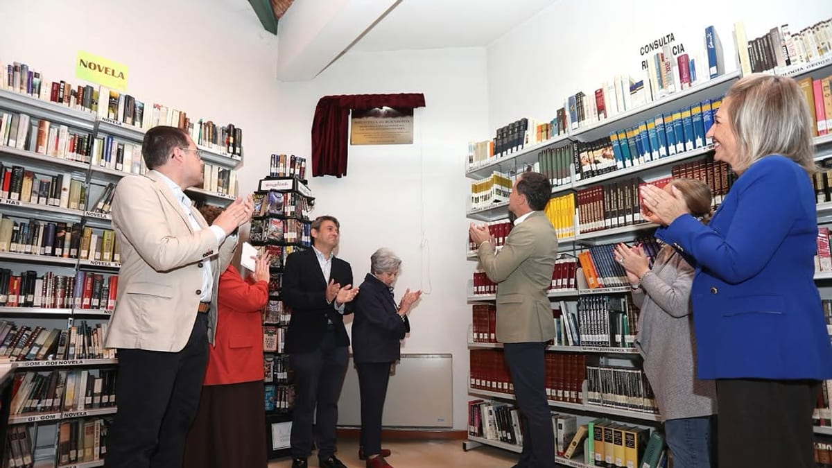Homenaje a Antonio Casado Poyales en la biblioteca de Buenavista de Toledo durante el Día de las Bibliotecas