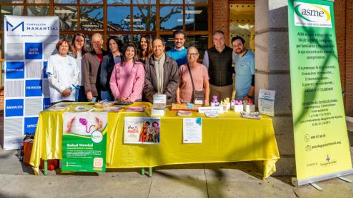 Mesa divulgativa sobre Salud Mental en Torrejón de Ardoz con logos de ASME y Fundación Manantial