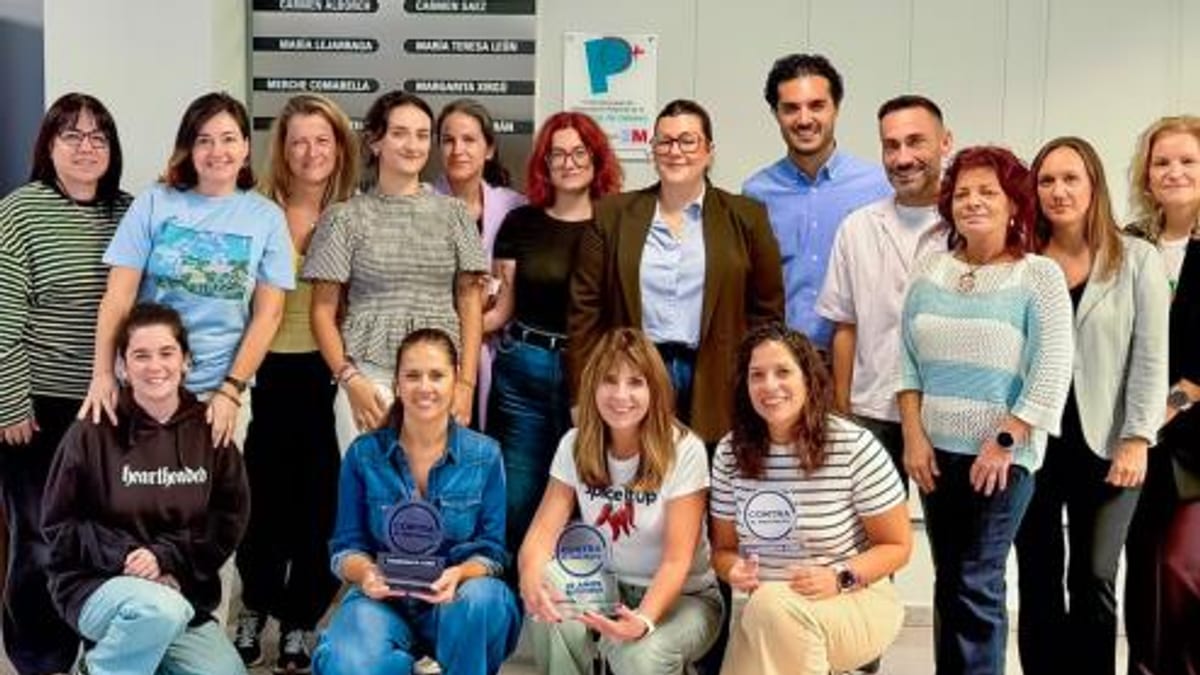 Acto de entrega del premio en reconocimiento al proyecto 'Construyendo puentes' de Torrejón de Ardoz