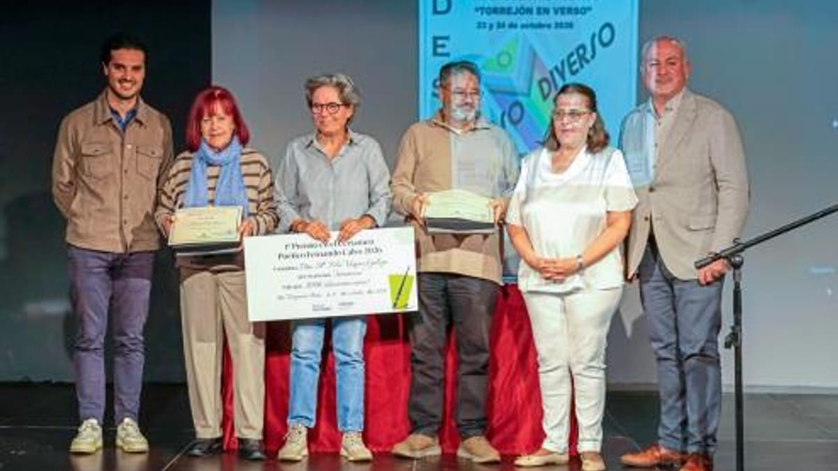 Participantes en Torrejón en verso, evento de homenaje a la poesía y legado de Fernando Calvo en Torrejón de Ardoz