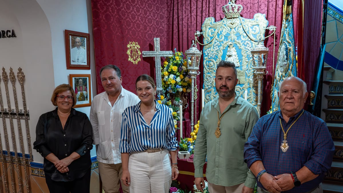 David Toscano, presidente de la Diputación de Huelva, junto a Margalida Prohens, presidenta de las Islas Baleares, en El Rocío