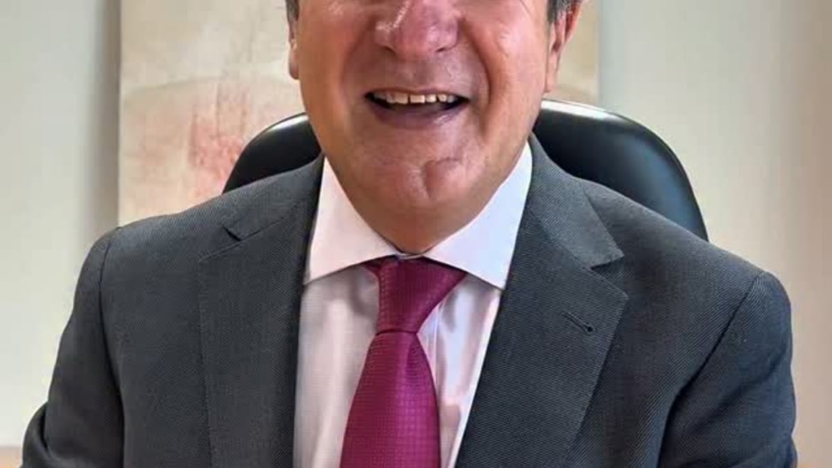 Cartel promocional del nuevo portal digital 'Tres Cantos, a tu alcance' del Ayuntamiento