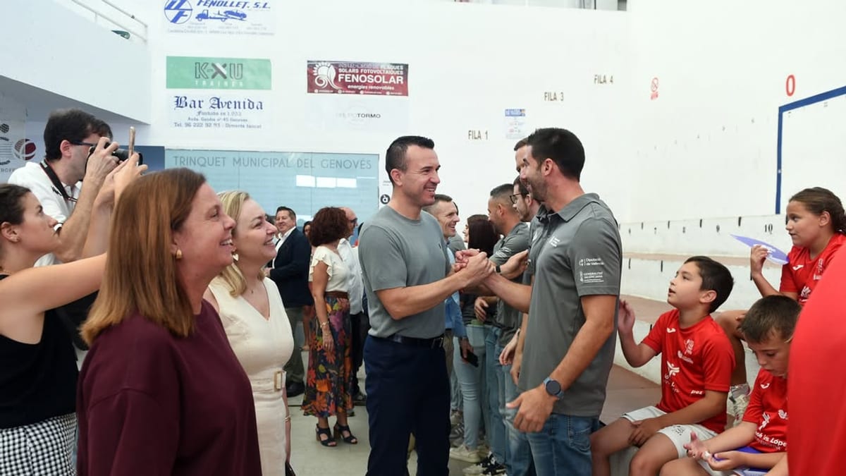 Trinquet municipal con instalaciones deportivas para la práctica de pilota