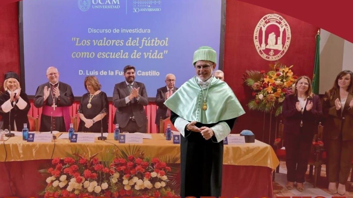 Luis de la Fuente Castillo durante la investidura como doctor honoris causa por la UCAM