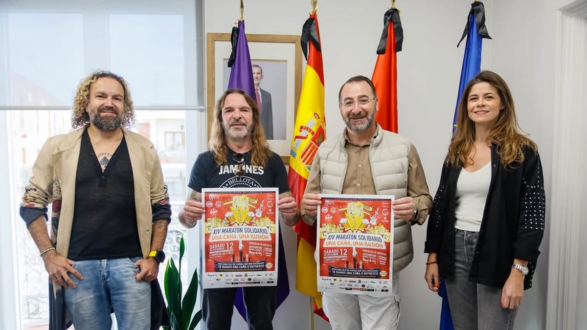 Cartel del evento solidario Una Caña Una Ilusión en Colmenar Viejo con participantes sosteniendo pancartas informativas
