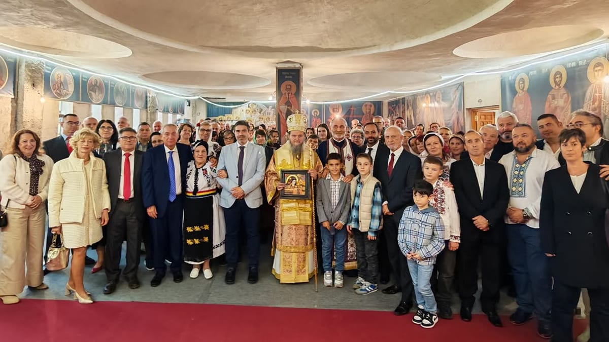 Fiesta patronal de la comunidad ortodoxa rumana de Valdemoro con el Padre Dorin y el Obispo Teofil Roman