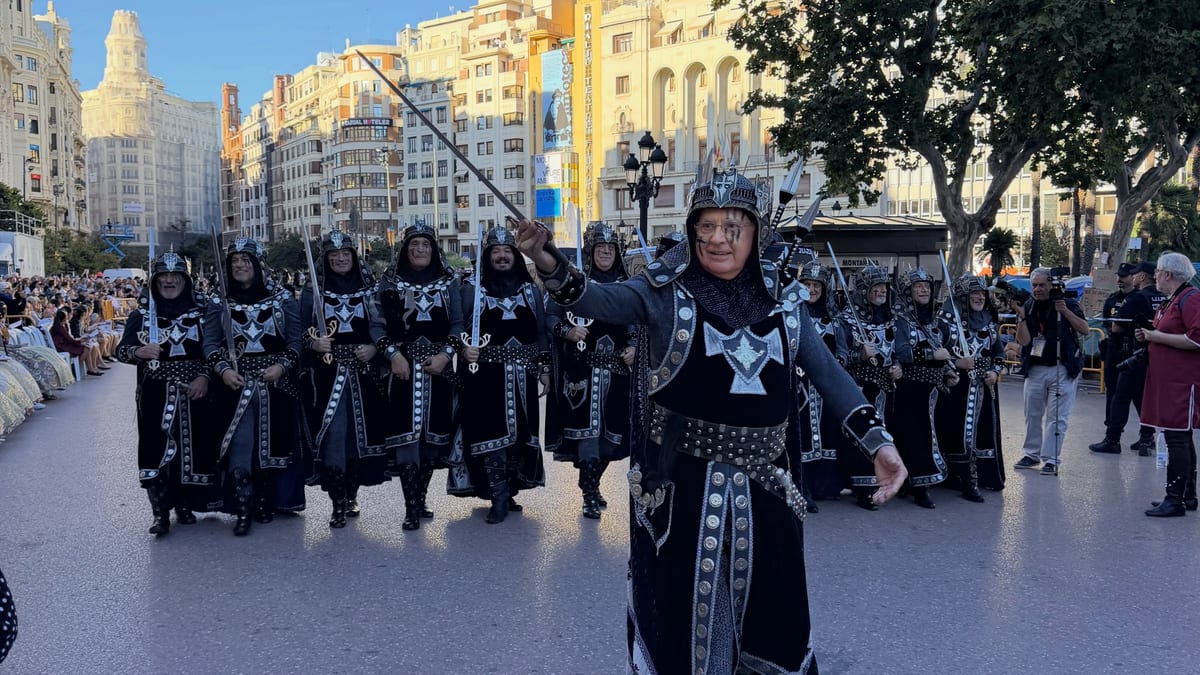 Procesión de la XXI Entrada mora y cristiana de Valencia durante la festividad del 9 de Octubre