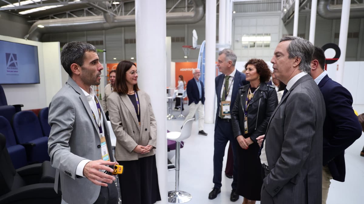 Inauguración de SPORTCITIES 2026 en Valladolid, exposición de instalaciones deportivas con participación de autoridades de la Junta de Castilla y León y Ayuntamiento