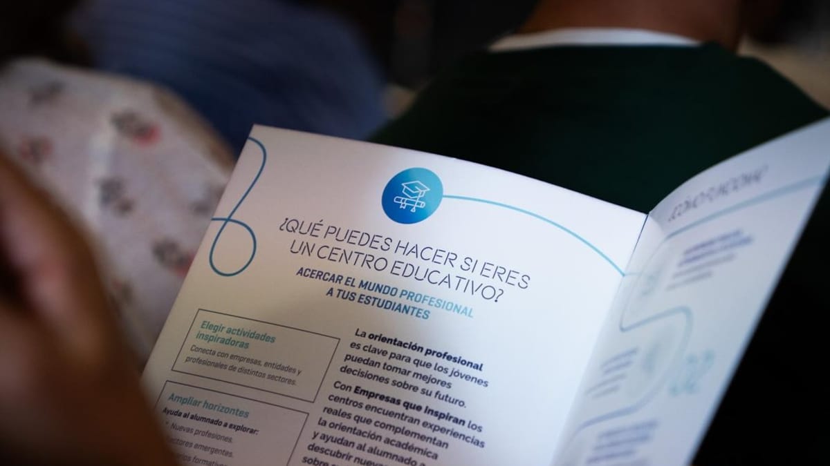 Jornada sobre la herramienta digital 'Empresas que inspiran' en el MUCA de Málaga con orientadores educativos de centros de Secundaria y Formación Profesional
