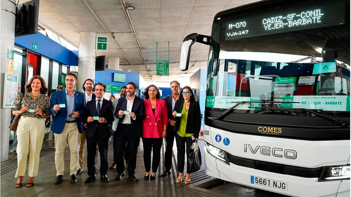 Autobús del Consorcio de Transporte Metropolitano operando en las nuevas rutas de Vejer y Barbate