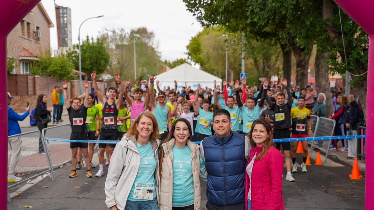 Participantes en la VIII Carrera de ASPRODICO en las calles de Colmenar Viejo