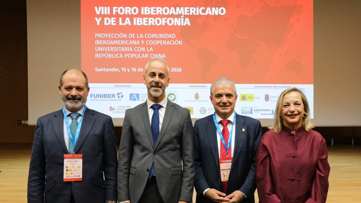 Cartel del VIII Foro Iberoamericano y de la Iberofonía celebrado en Santander los días 15 y 16 de 2026, organizado con participación de FUNIBER