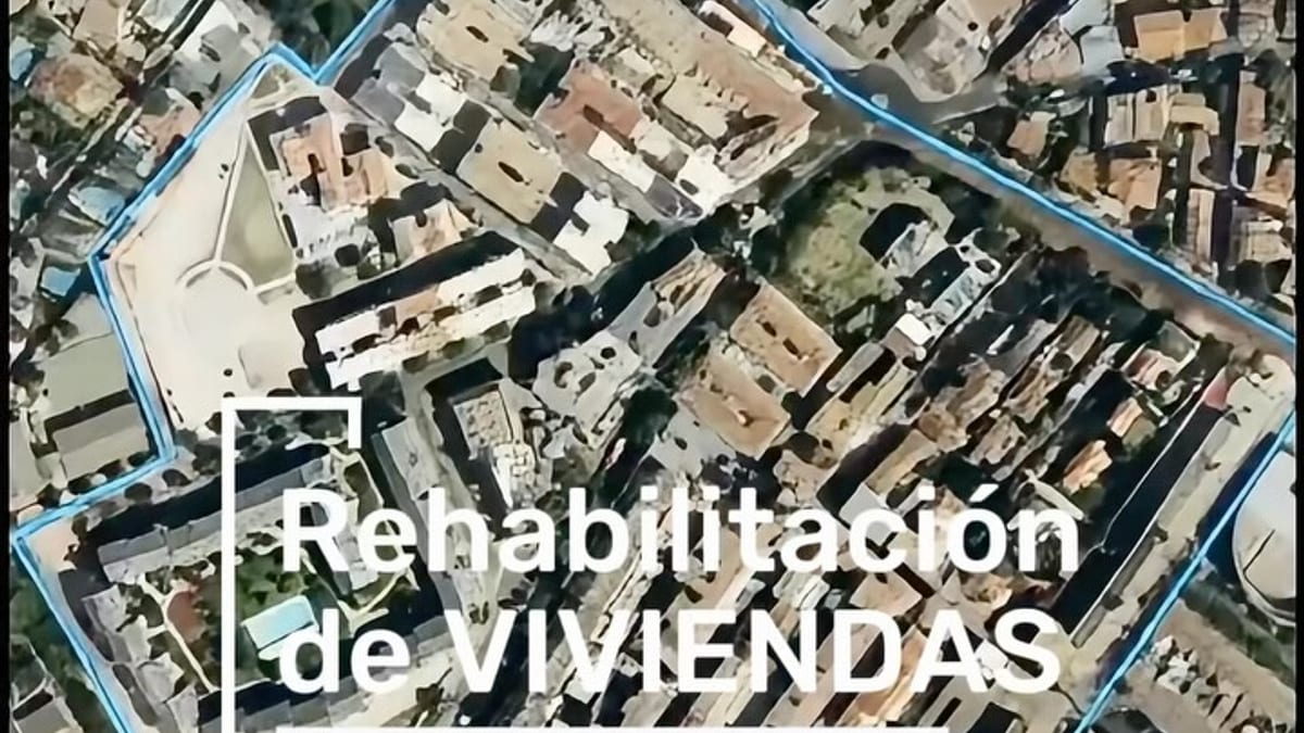 Cartel informativo sobre el plan de rehabilitación de viviendas en Villaviciosa de Odón