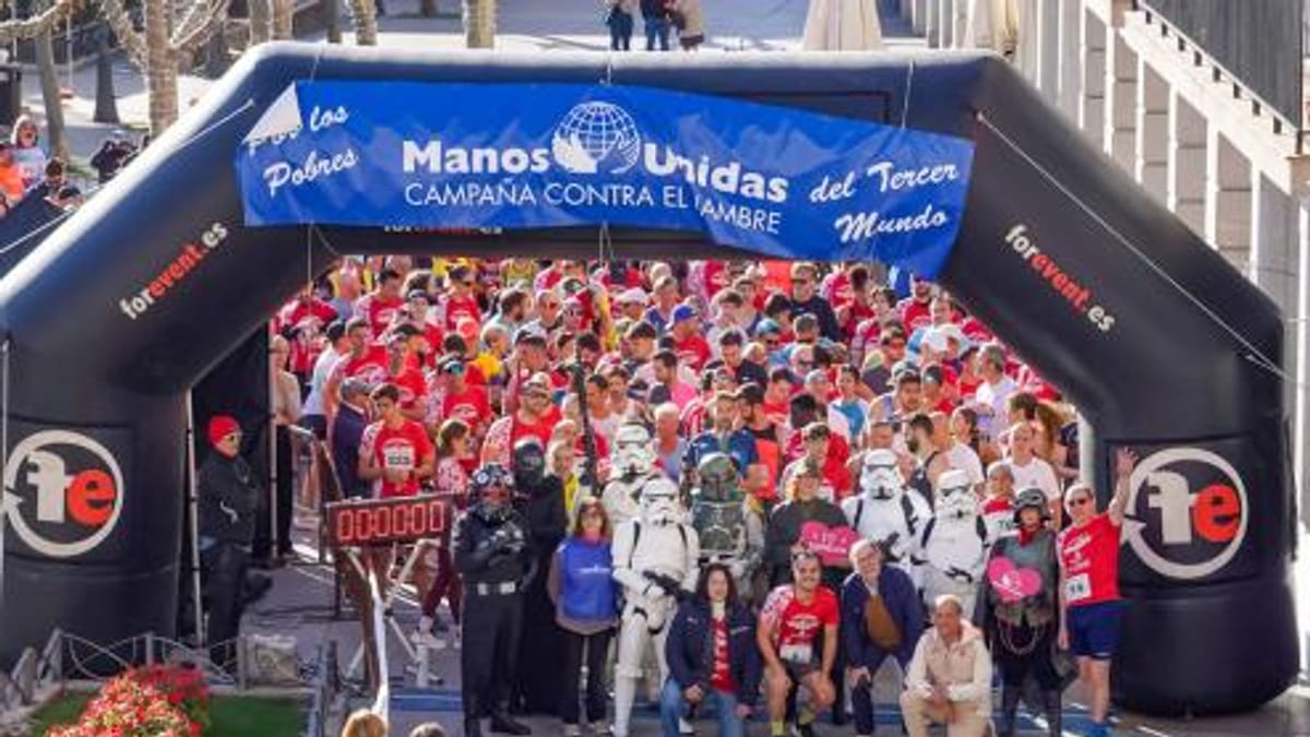 Participantes de la XIV Carrera Solidaria a favor de Manos Unidas en Torrejón de Ardoz