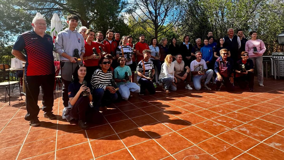 Participantes en el XIX Trofeo Cervantes de Pistola y Carabina de Aire celebrado en Alcalá de Henares