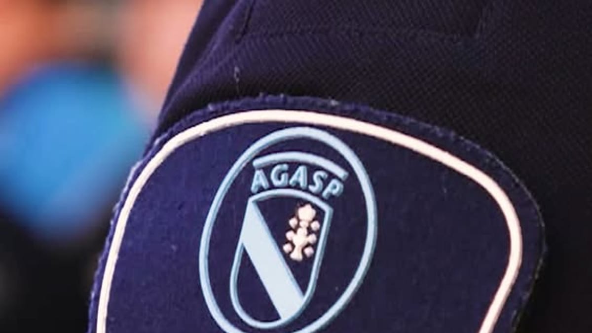 Acto de graduación de la 18ª Promoción de la Academia Galega de Seguridade Pública con asistencia de agentes de la Policía Local