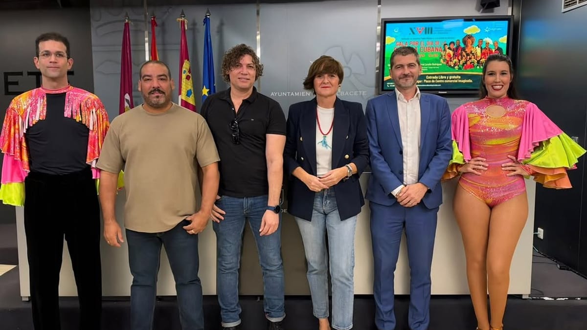 Elena Serrallé presenta las XVIII Jornadas por la Cultura Cubana de Albacete