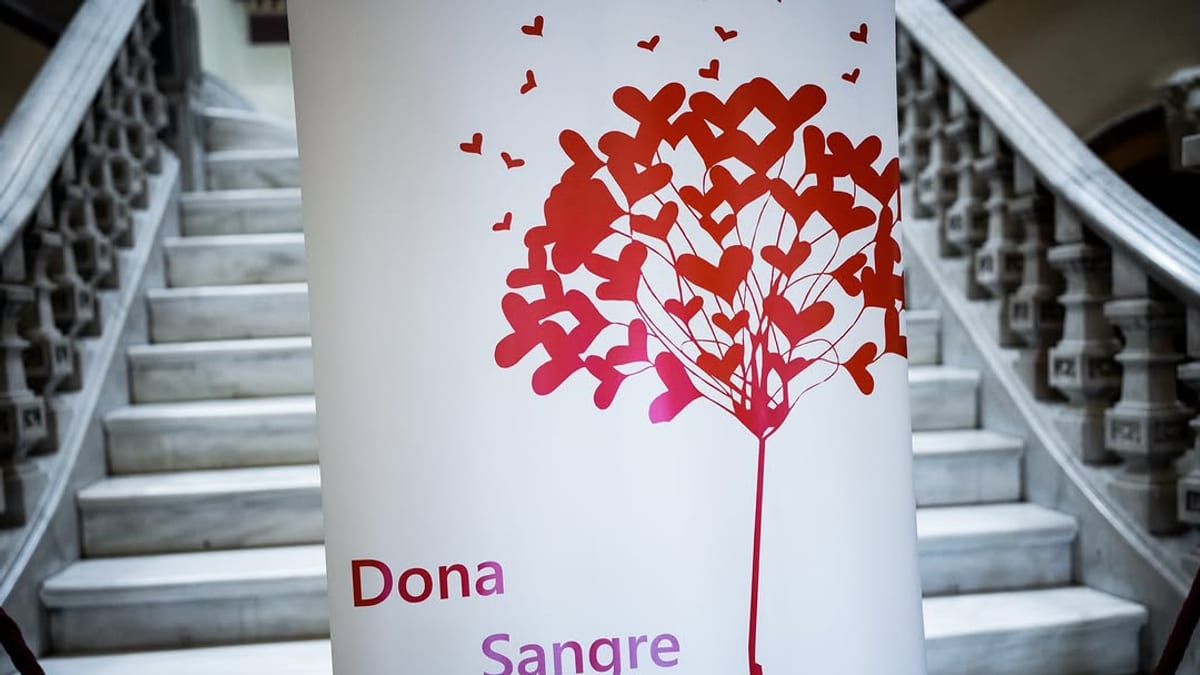 XVIII Maratón de Donación de Sangre en el Patio de Banderas del Ayuntamiento de Málaga