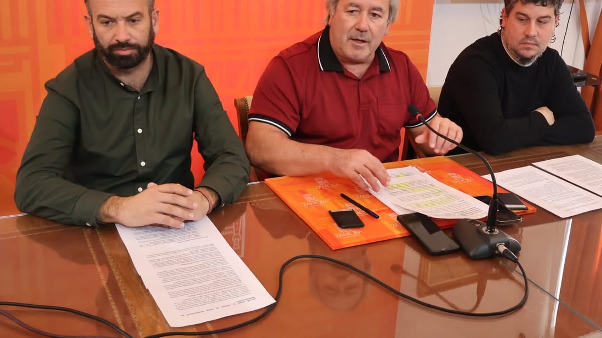 Equipo de gobierno del Ayuntamiento de Zamora presentando moción sobre el centro de datos de Monfarracinos